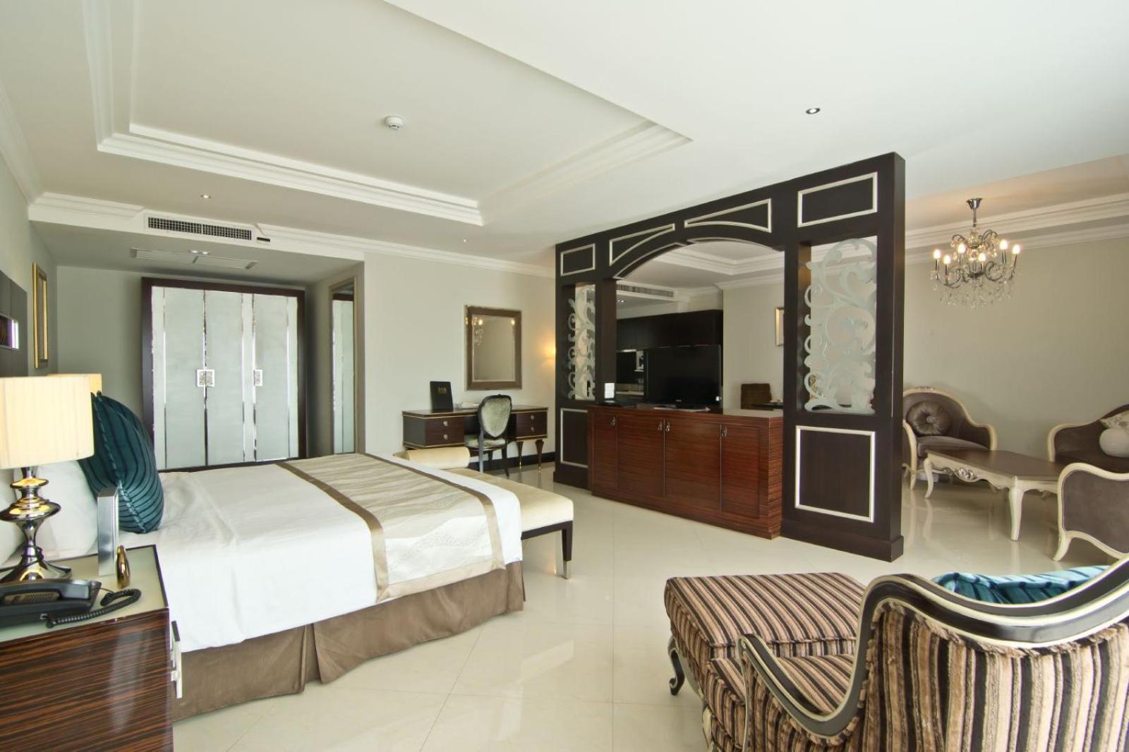 Hotel Lk Royal Wing Pattaya Exterior foto