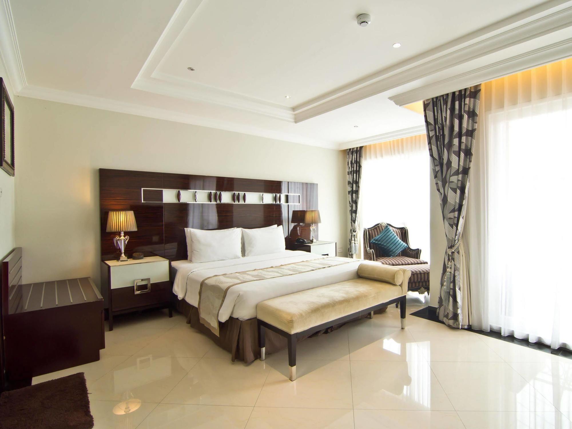 Hotel Lk Royal Wing Pattaya Exterior foto